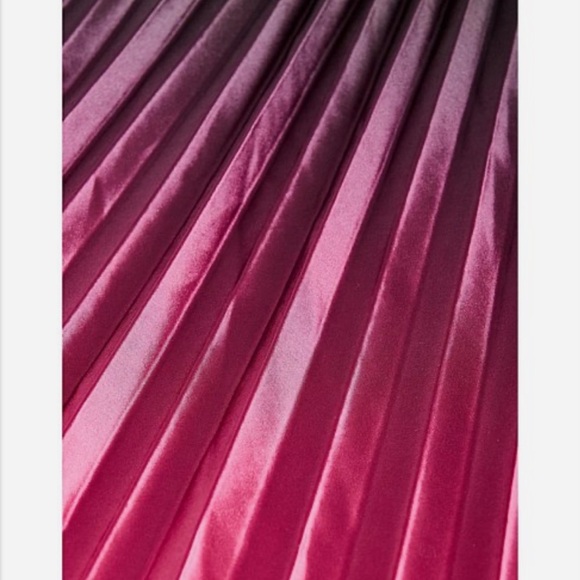 City Chic Refinity Maxi Pleated Cascade Ombré Dress NEW - Picture 6 of 6